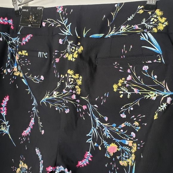 Worthington Woman Ankle Pants Black Floral Print Stretch Plus Size 20W NWT - Picture 12 of 14